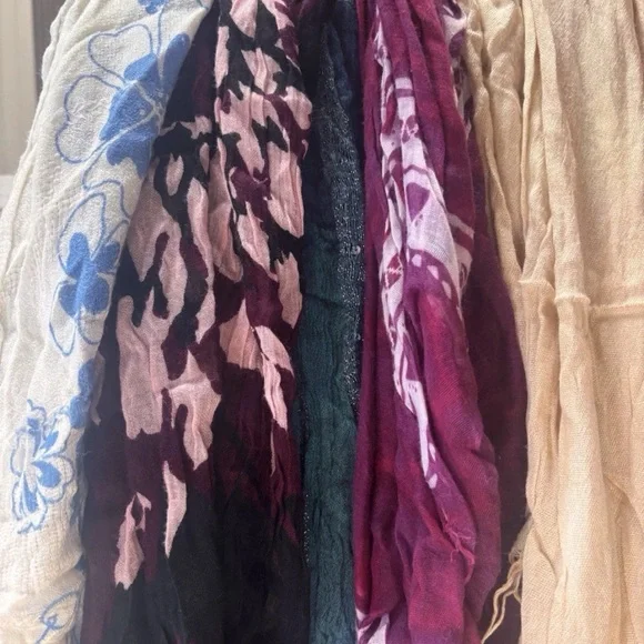 Elegant Multicolor Scarves Collection - Picture 2 of 3